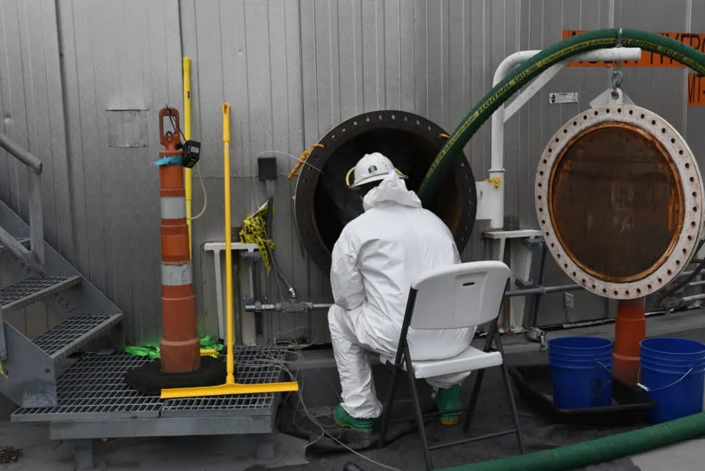 Confined Space Entry (CSE) and Rescue Confined Space Entry (CSE) and Rescue